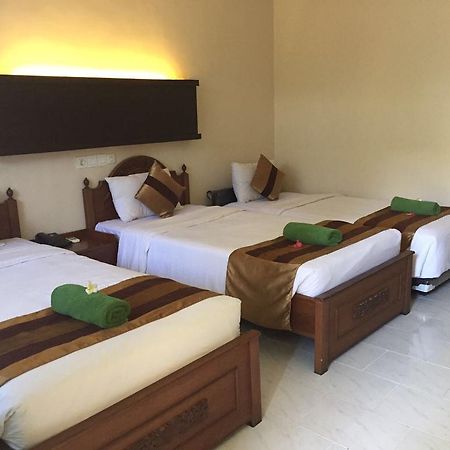 Bakung Beach Resort Kuta Lombok Exteriör bild