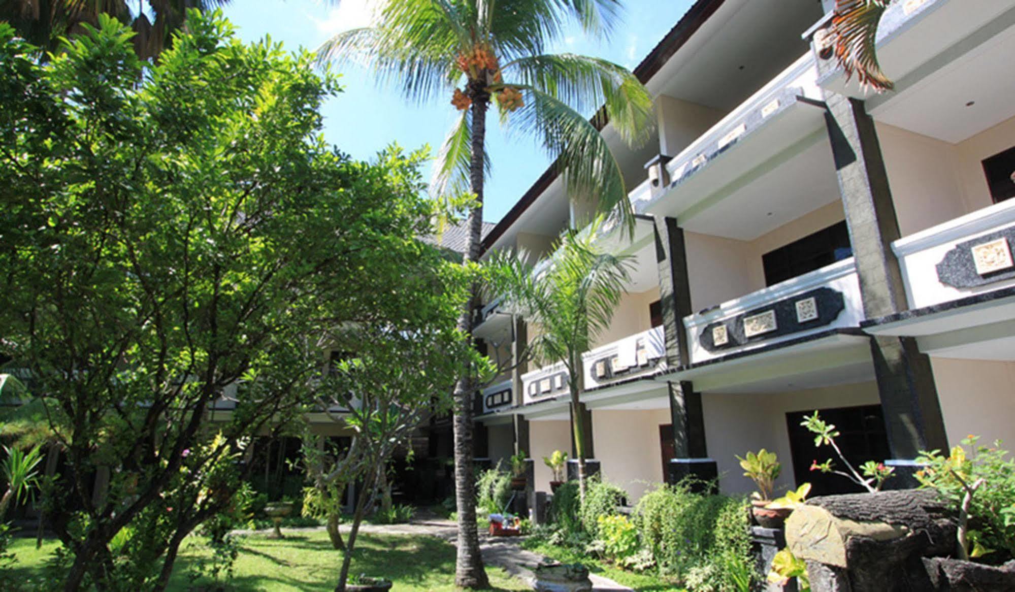 Bakung Beach Resort Kuta Lombok Exteriör bild