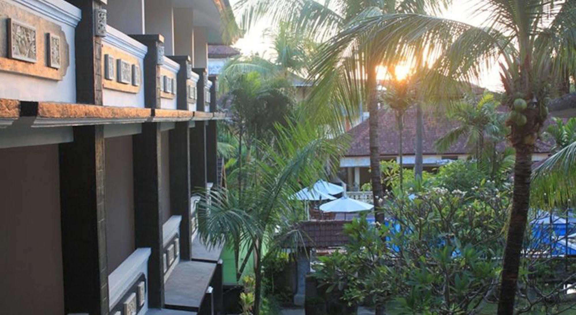 Bakung Beach Resort Kuta Lombok Exteriör bild