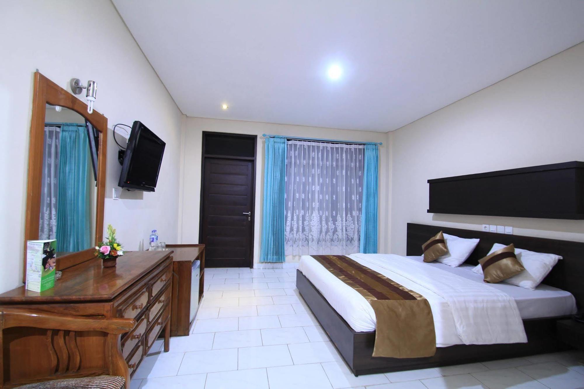 Bakung Beach Resort Kuta Lombok Exteriör bild