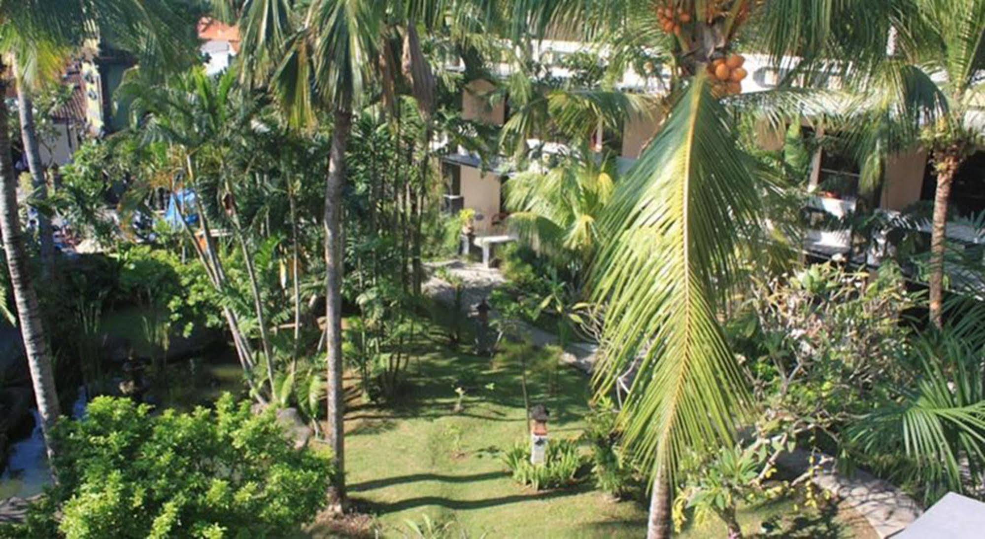 Bakung Beach Resort Kuta Lombok Exteriör bild